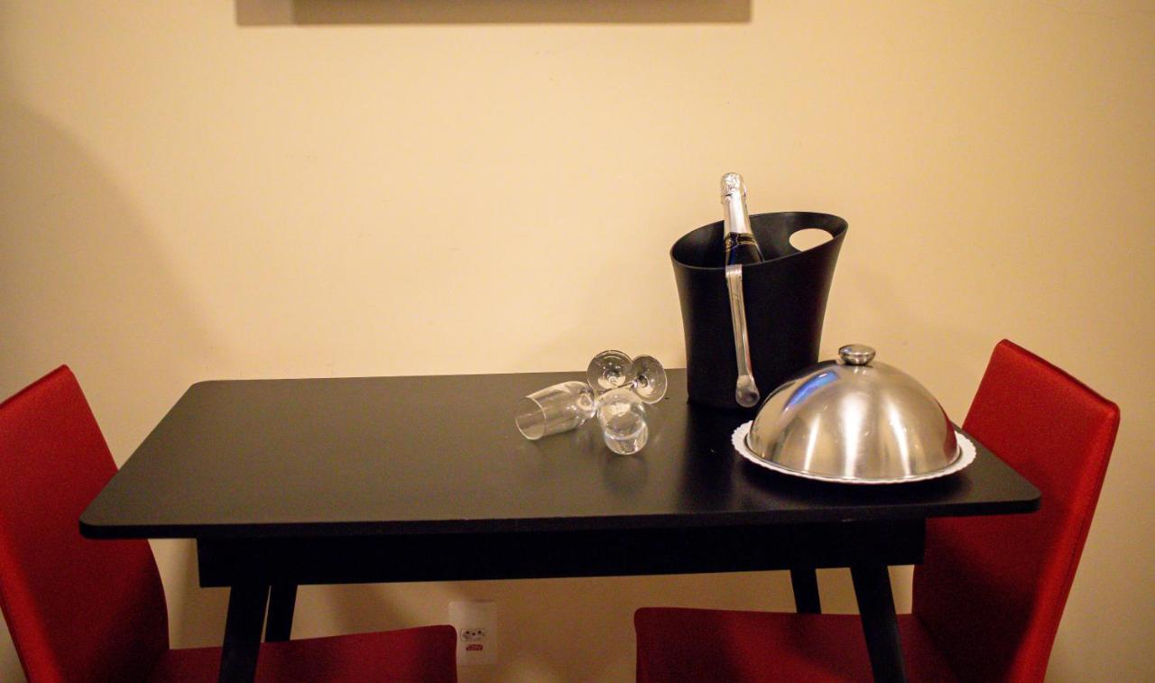 Hotel H2 Congonhas Congonhas  Ngoại thất bức ảnh A champagne bucket