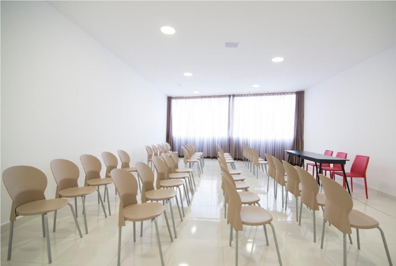 Hotel H2 Congonhas Congonhas  Ngoại thất bức ảnh The library